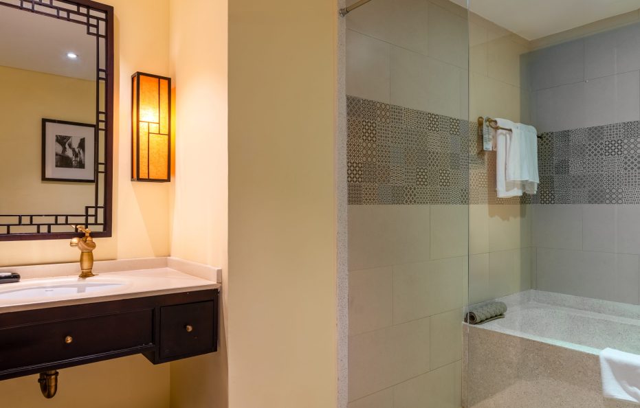 Family Suite with Balcony – Connecting Door