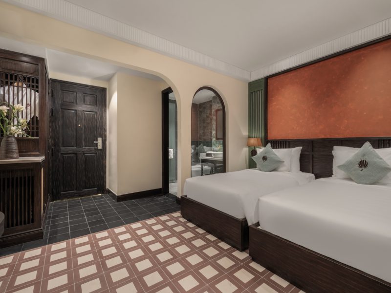 Signature Lantern Room