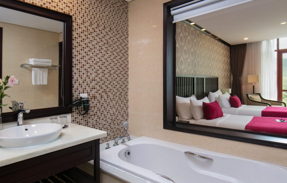 Deluxe Mountain View