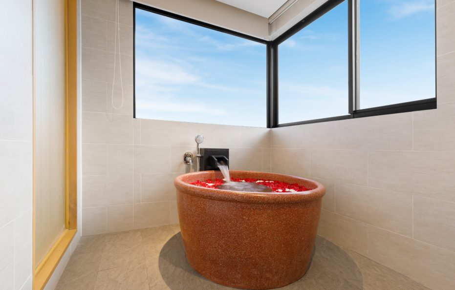 Ambassador Suite Ocean View Room