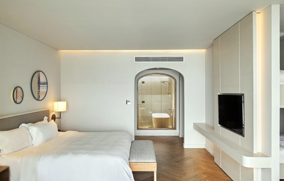 Family Room Beachside