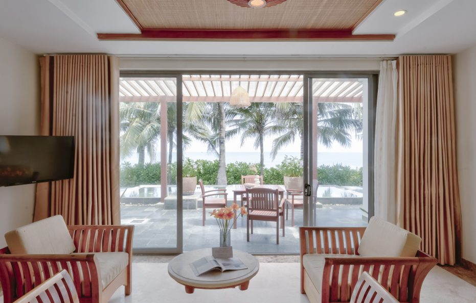 04-Bed Room Beach Front Bungalow