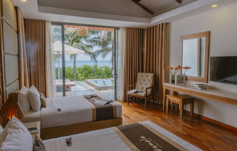 02-Bed Room Beach Front Bungalow