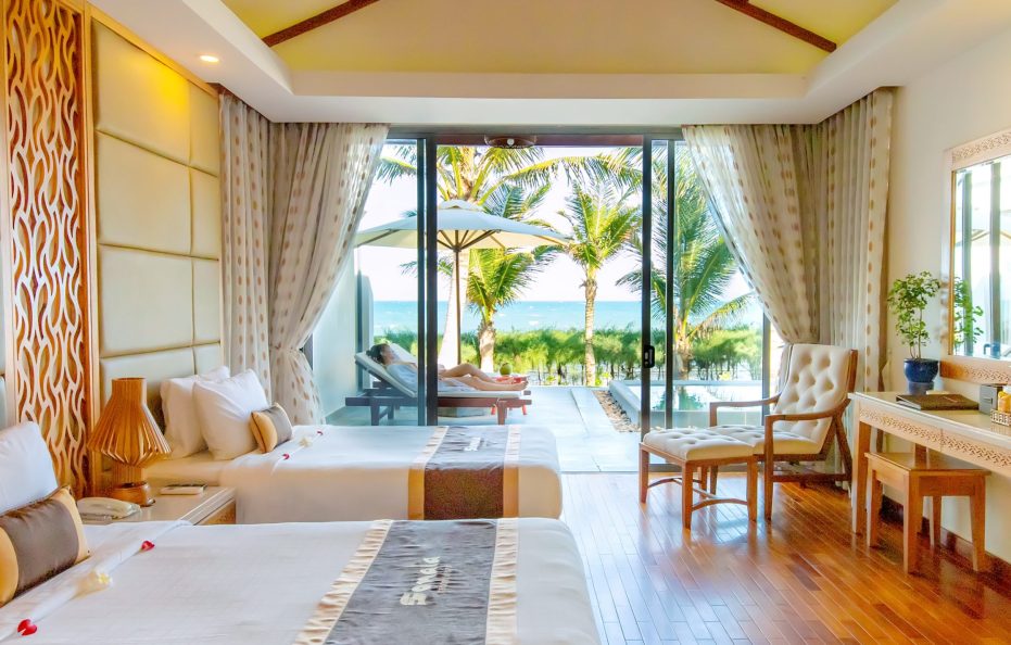 04-Bed Room Beach Front Bungalow