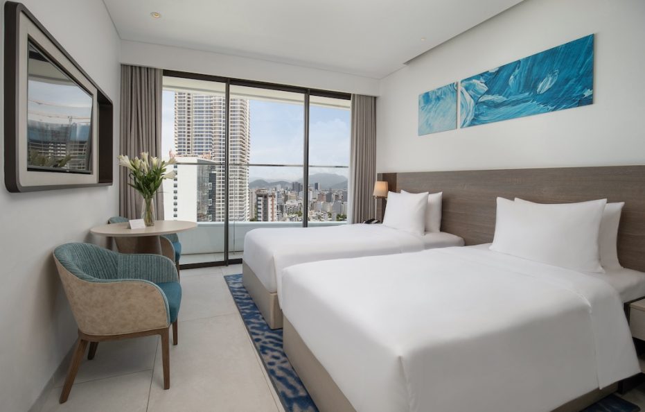 Deluxe Partial Ocean View