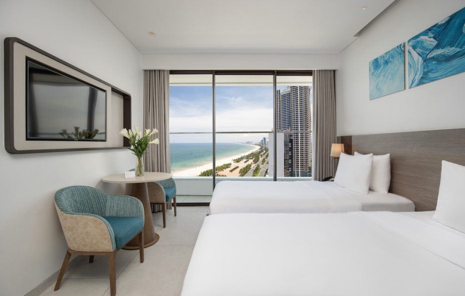 Deluxe Partial Ocean View