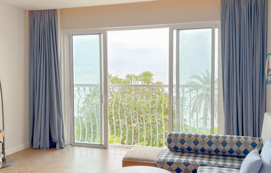 Deluxe King/Twin Beachside