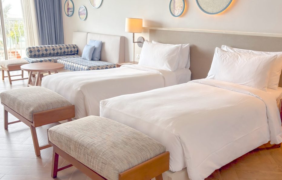 Deluxe King/Twin Beachside