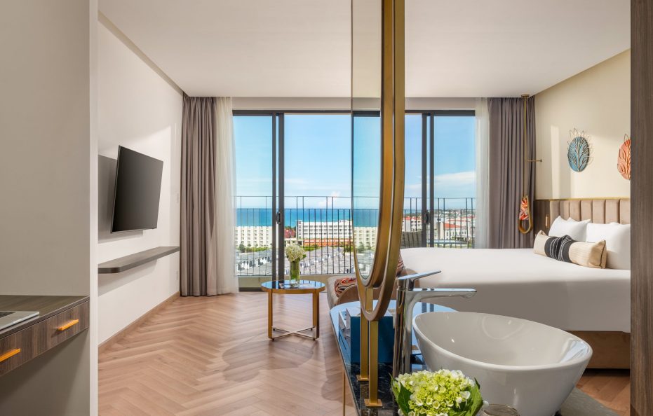 Seaview Studio Queen