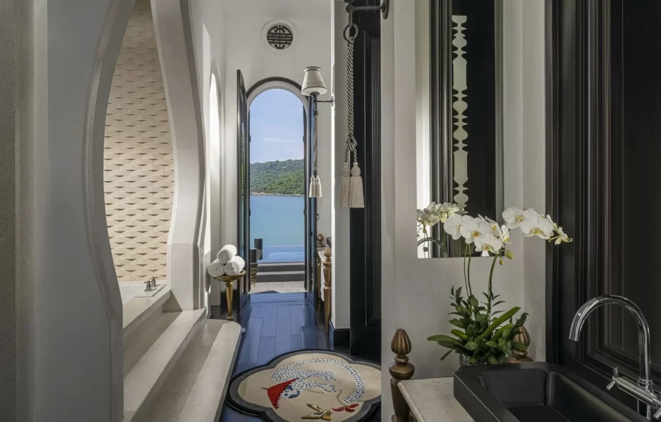 One-Bedroom Seaside Villa on the Rocks