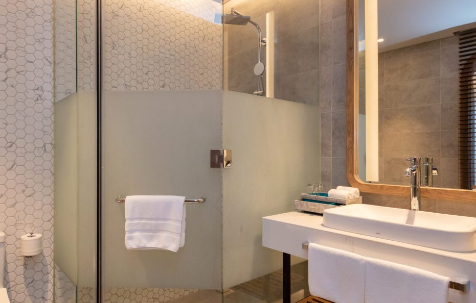 Standard Queen Hillside