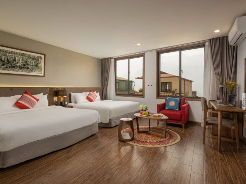 Superior Courtyard View