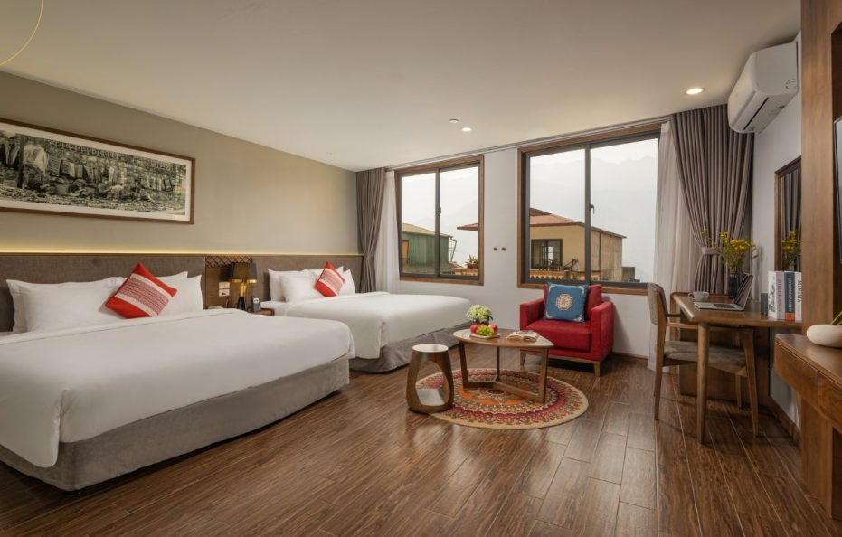 Superior Courtyard View