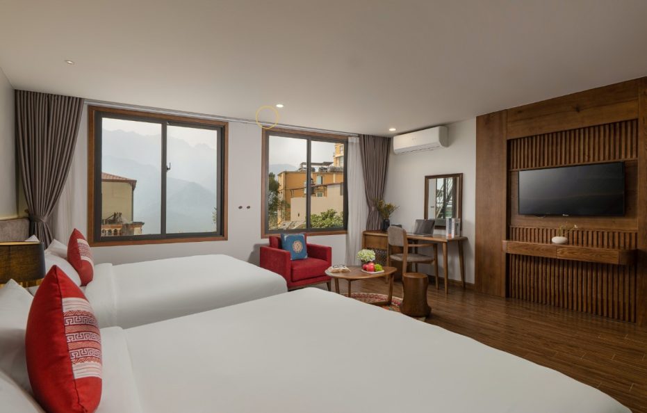 Superior Courtyard View