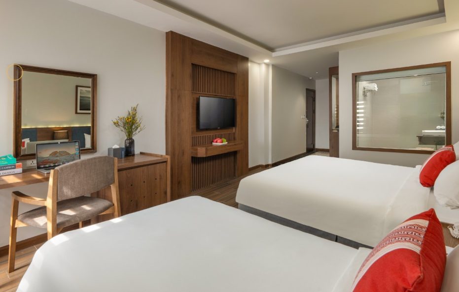 Superior Courtyard View