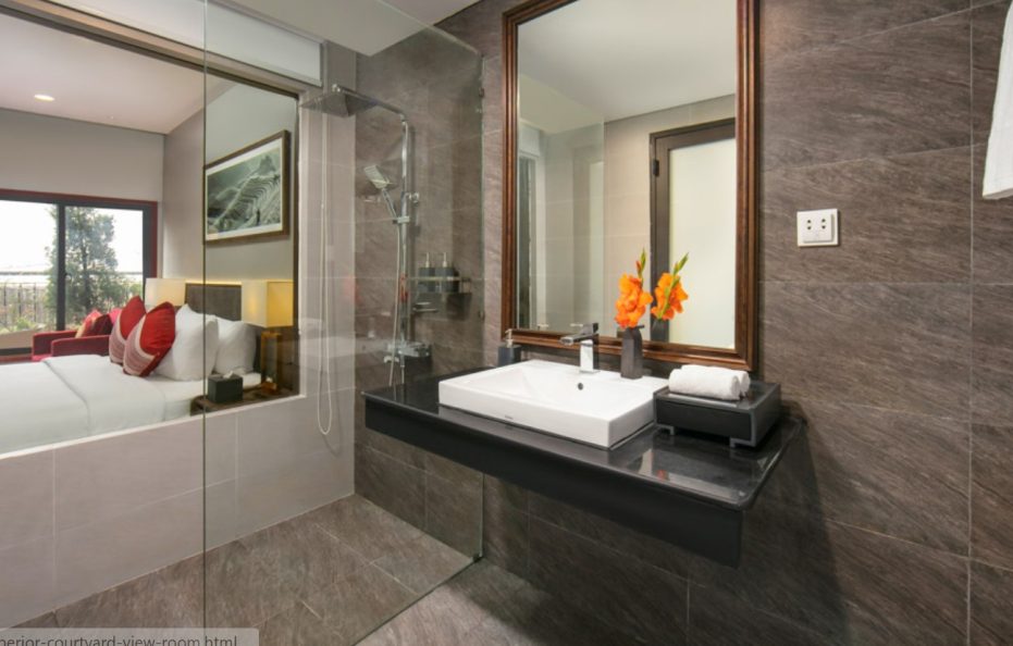 Superior Courtyard View