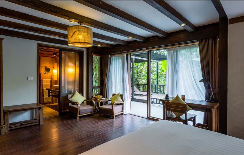 Three Bedroom Villa with Pool