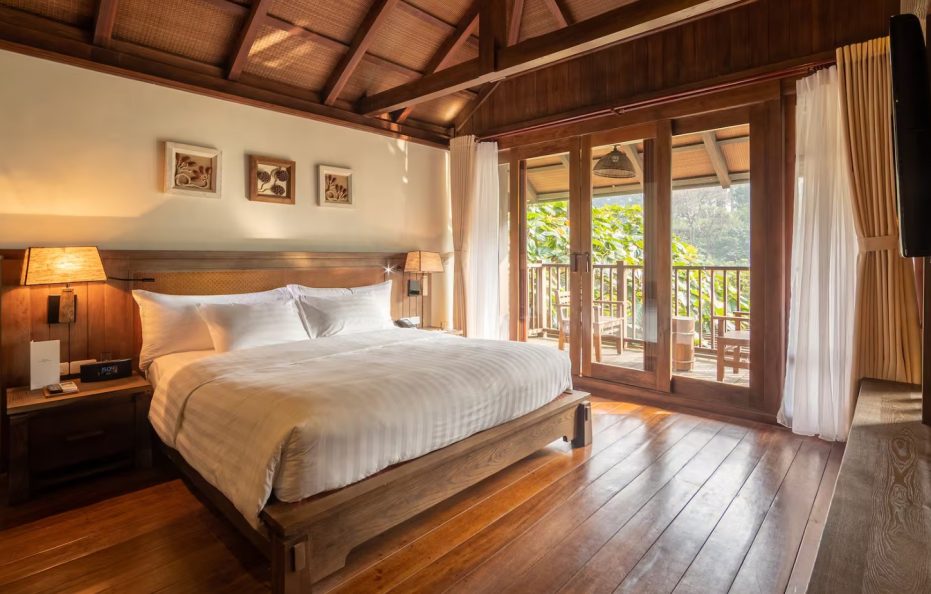 Five Bedroom Villa with Pool