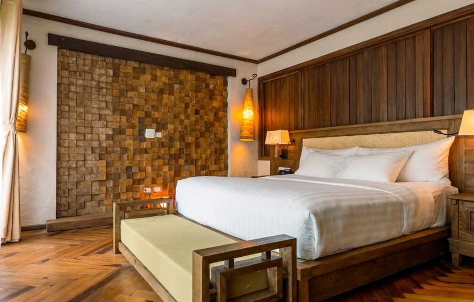 Five Bedroom Villa with Pool