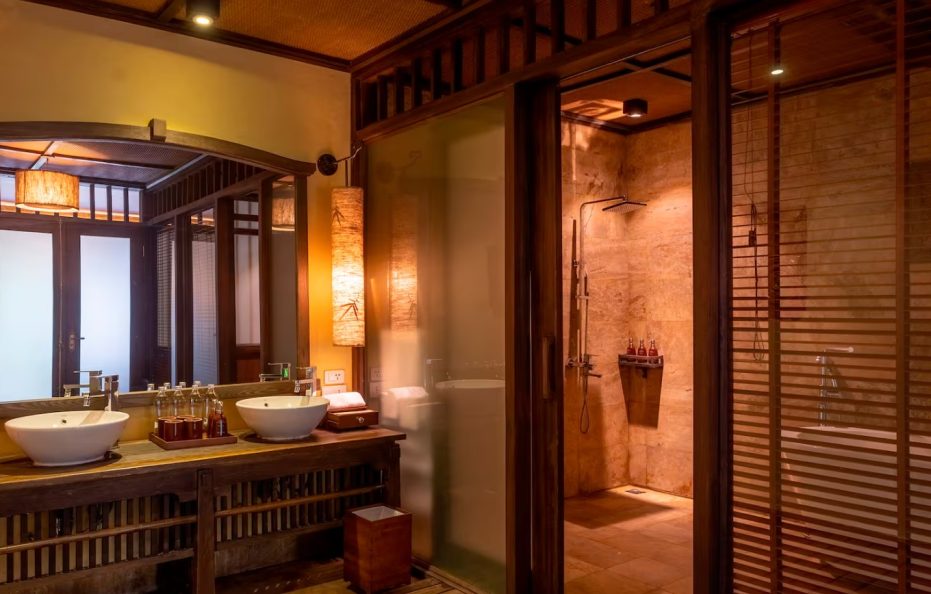 Five Bedroom Villa with Pool