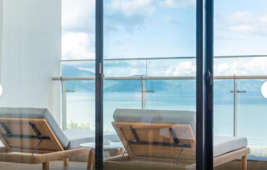 Premium Deluxe Twin Room with Ocean View