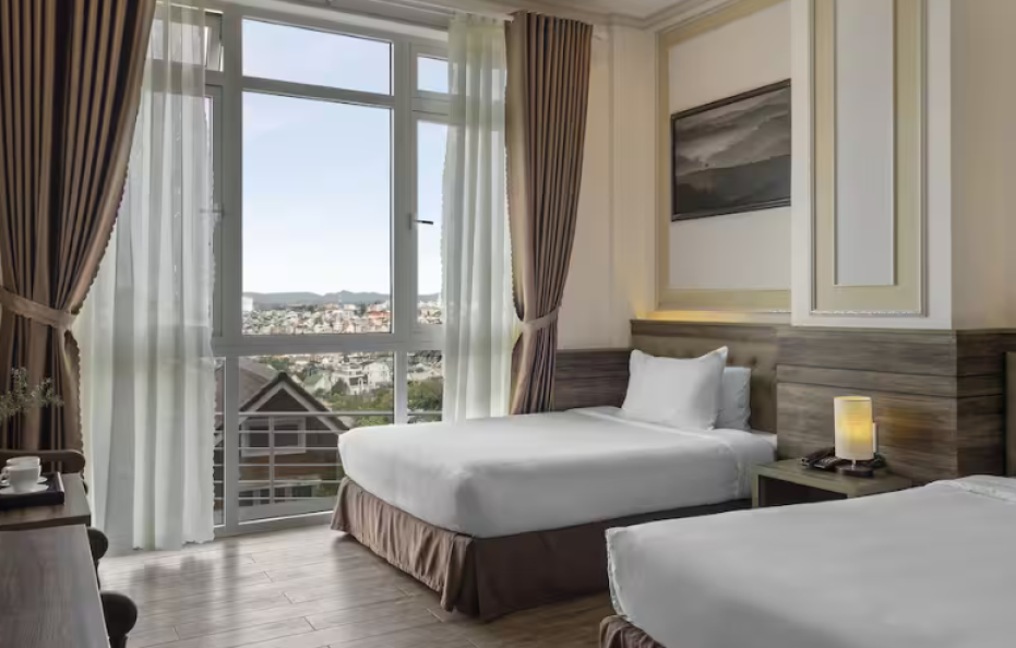 Deluxe Twin Street View