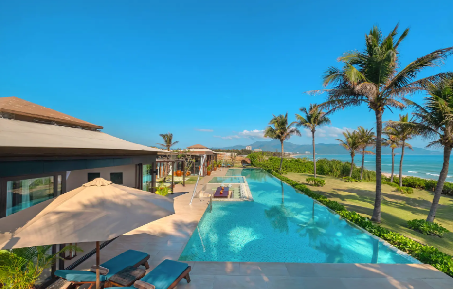 Presidential Four-Bedroom Beach Front Pool Villa