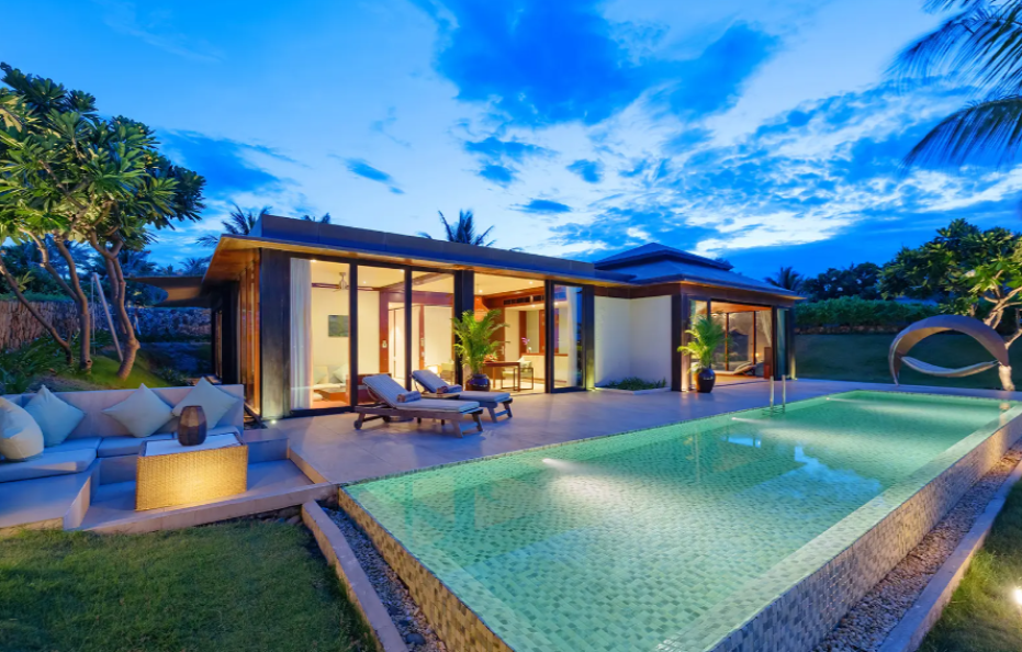 Presidential Four-Bedroom Beach Front Pool Villa