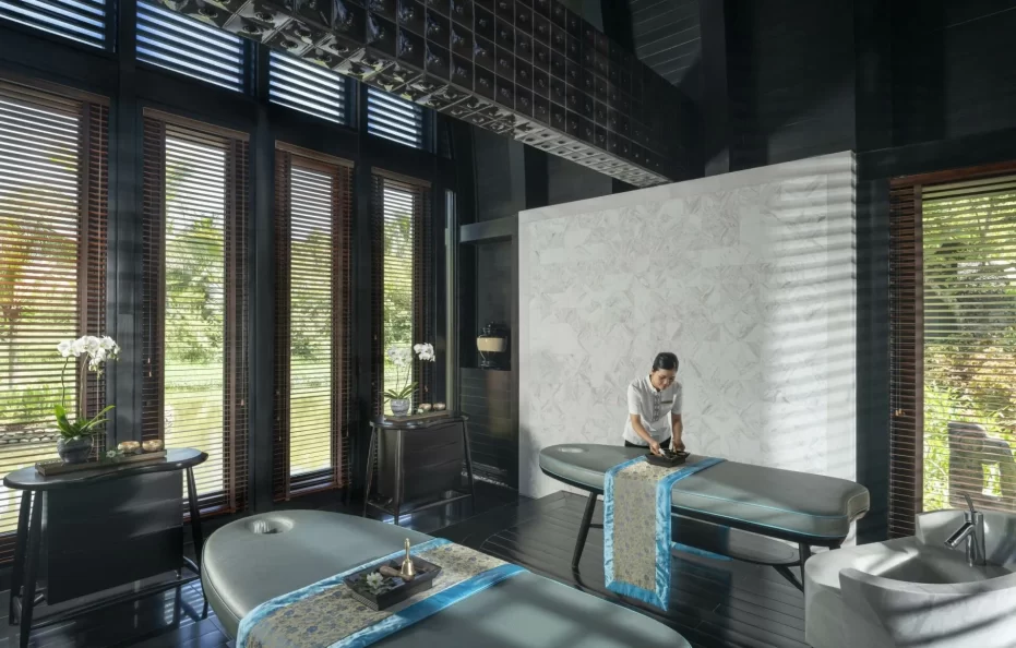 Two-Bedroom Seaside Villa on the Rocks