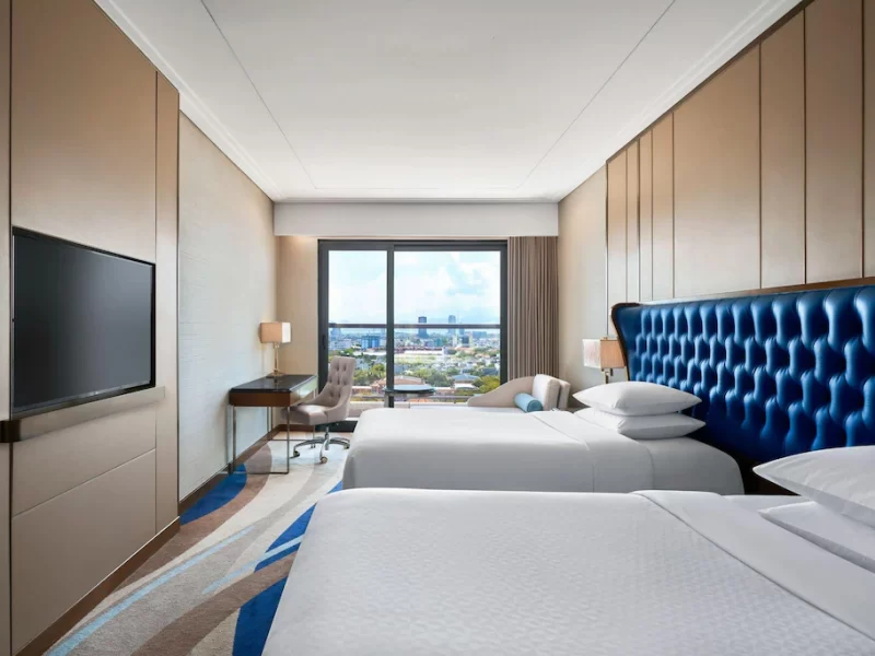 Superior Room with Twin Beds, City View and Balcony