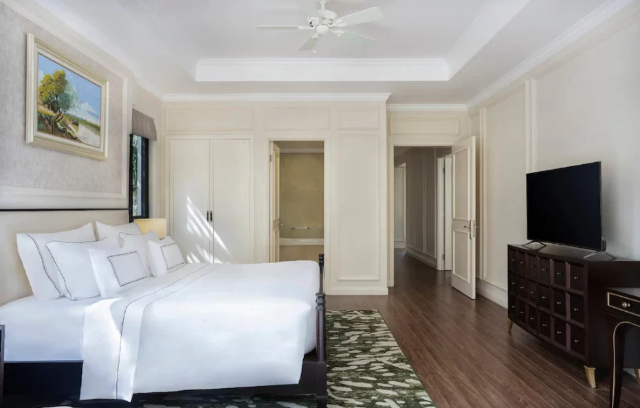 4-Bedroom Villa With Garden View