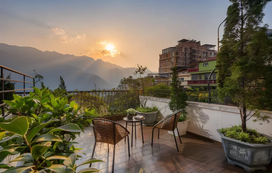 Grand Deluxe Mountain View