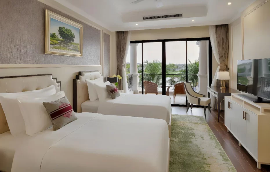 4-Bedroom Villa With Lake View