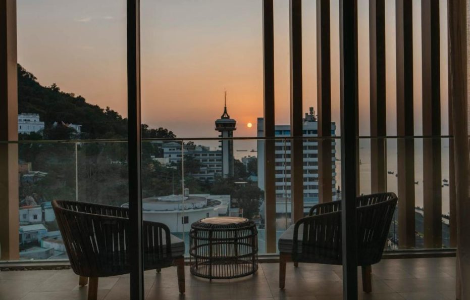 Suite Partial Ocean View Balcony