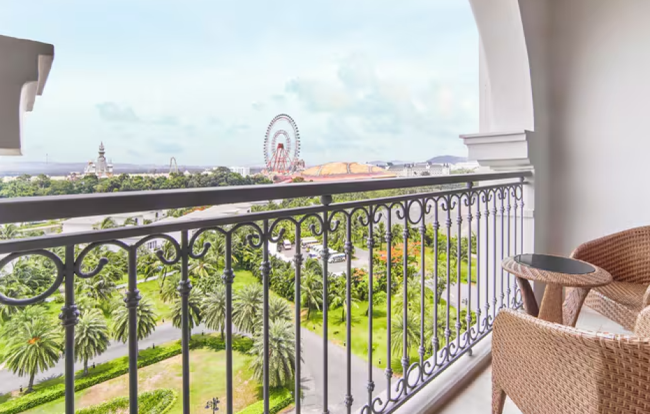 Senior Suite Garden View