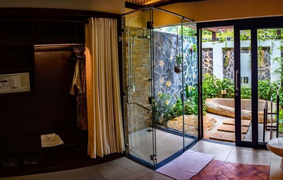 Bungalow Garden/Pool View