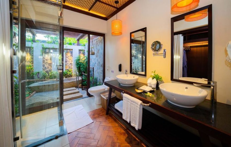 Bungalow Garden/Pool View