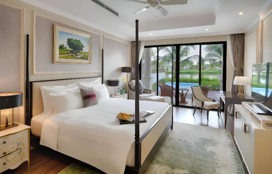 4-Bedroom Villa With Lake View