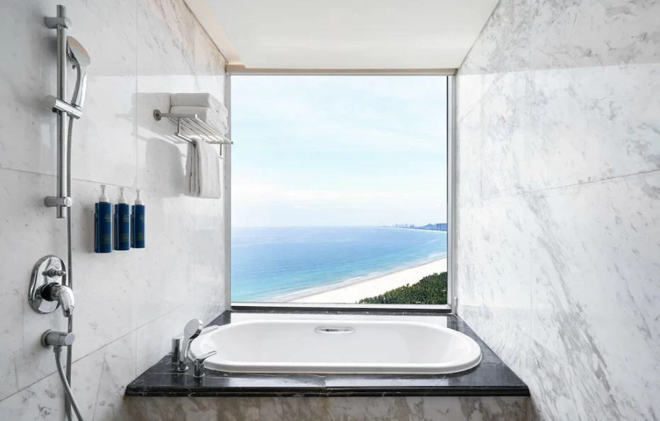 Corner Suite Ocean View