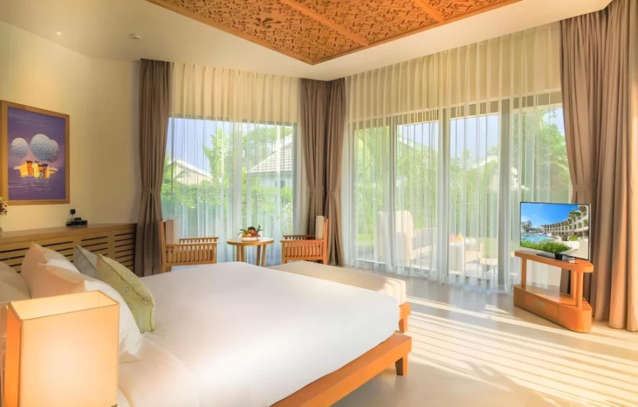 Luxury Villa Garden View