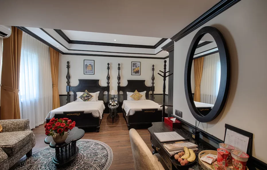 Suite Twin with Bathtub