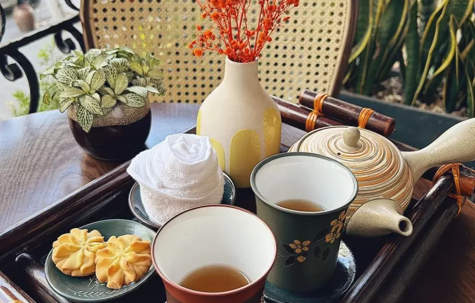 Deluxe Twin with Balcony