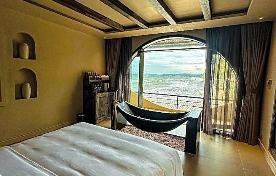 Deluxe A Sea