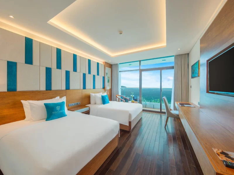 Deluxe Oceanfront Room with Balcony