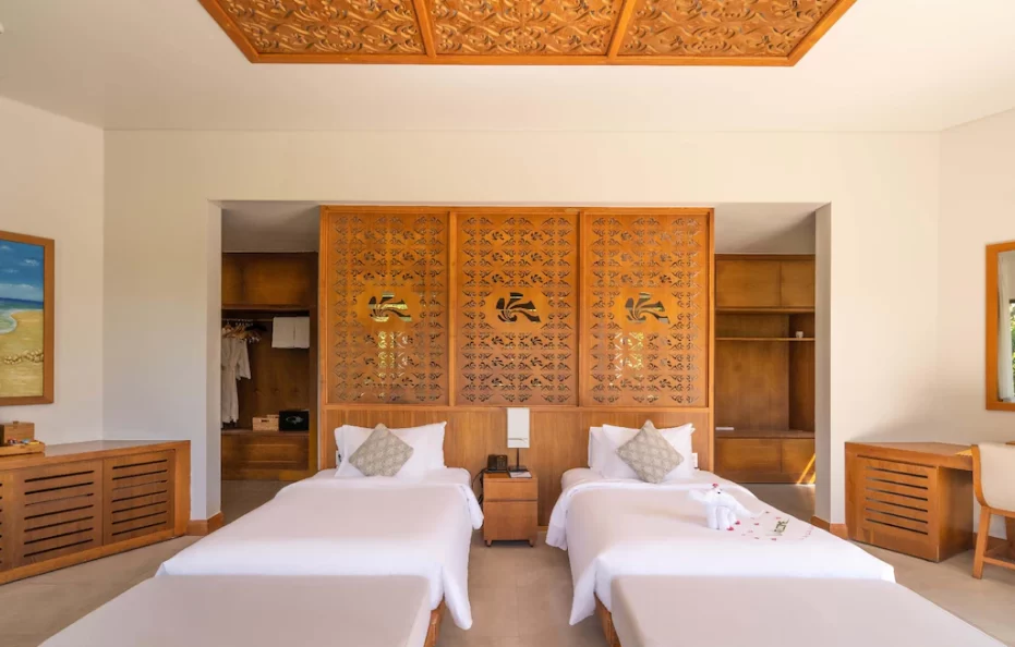 Luxury Villa Garden View