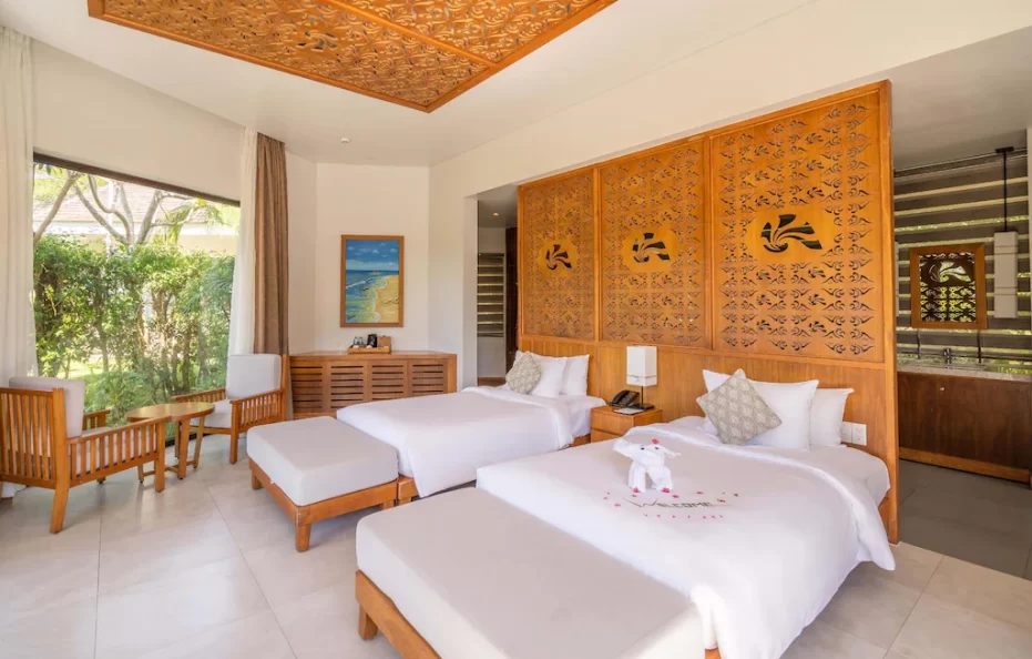 Luxury Villa With Poolside