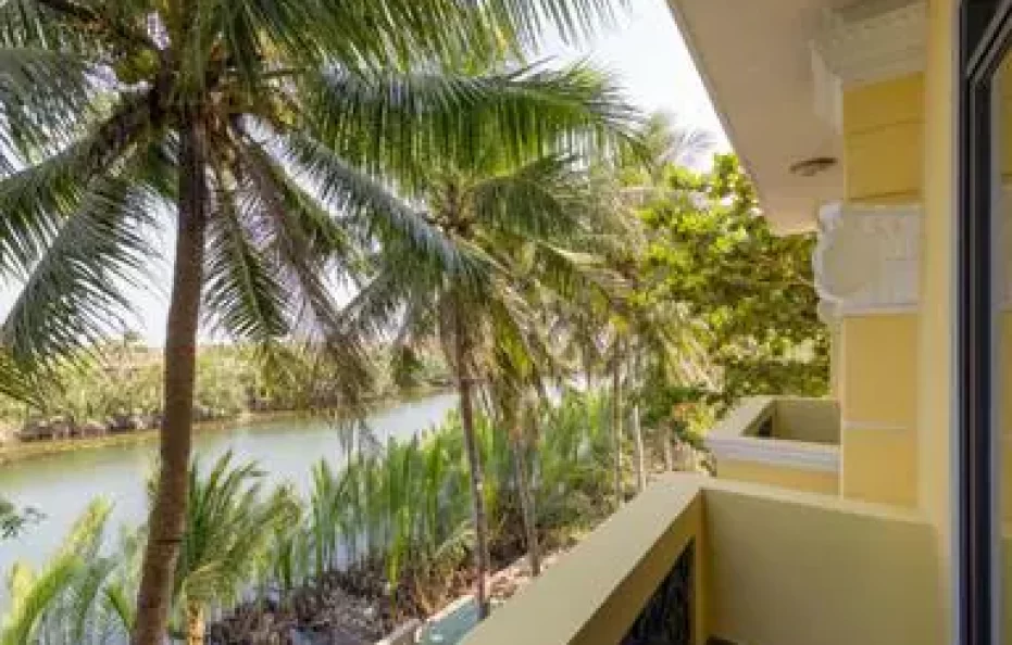 Premier Twin River view with Balcony