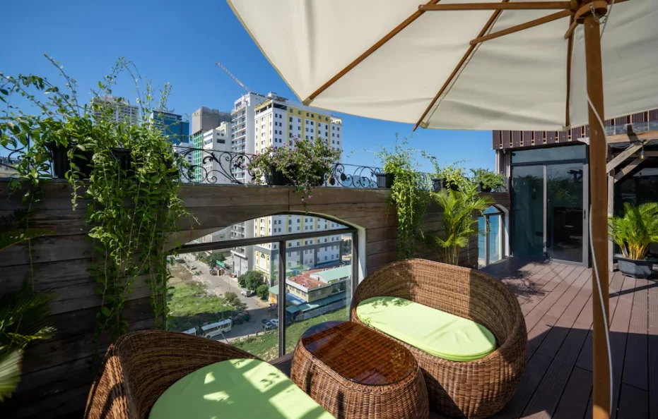 Deluxe Twin with Balcony