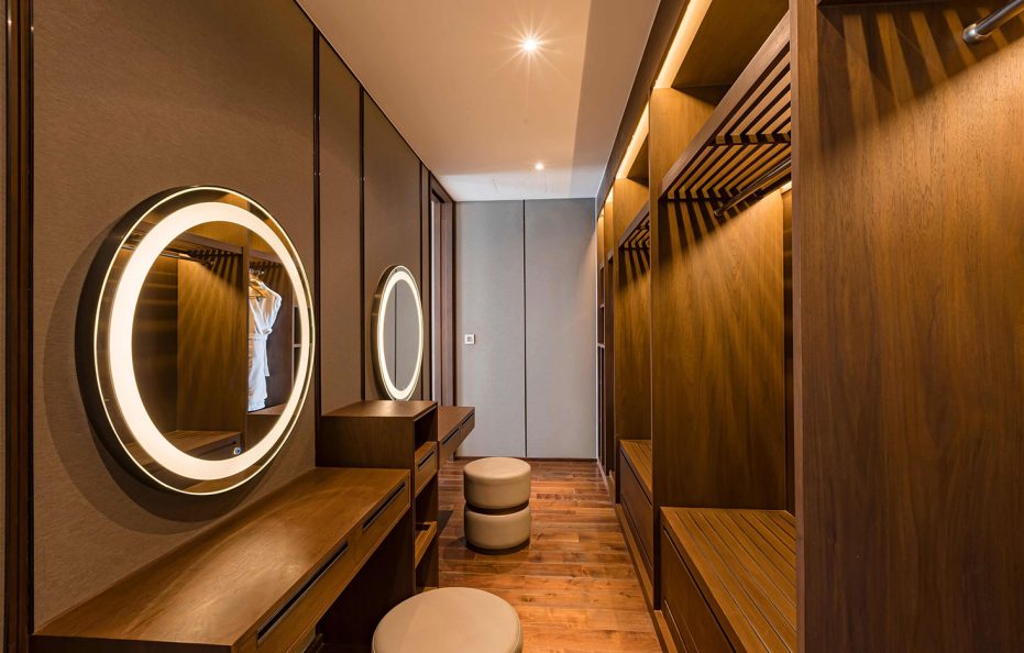 Executive Suite with Cityview