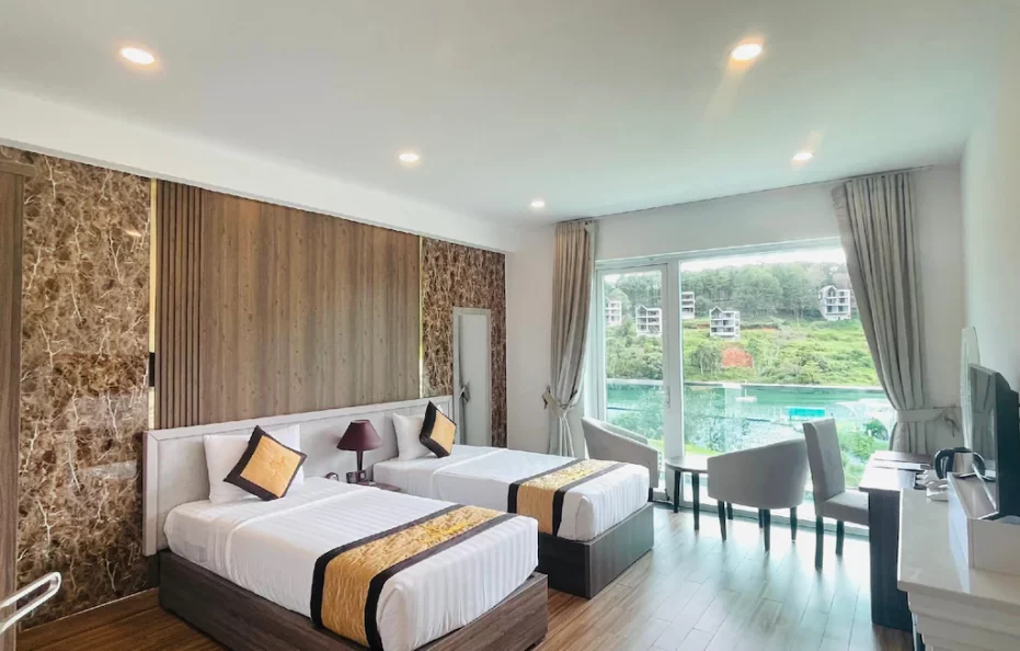 Villa 4 Bedroom Lake View